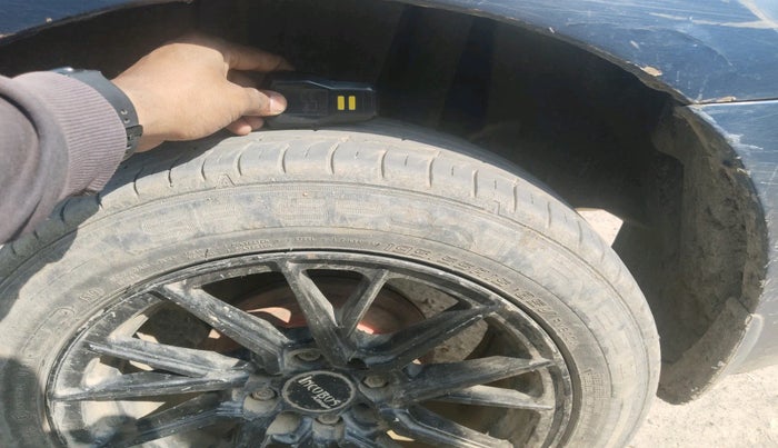 2018 Maruti Dzire LXI, Petrol, Manual, 80,328 km, tyre