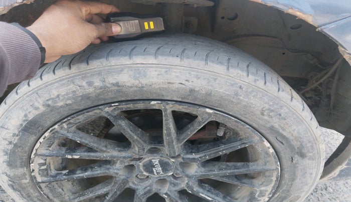 2018 Maruti Dzire LXI, Petrol, Manual, 80,328 km, tyre