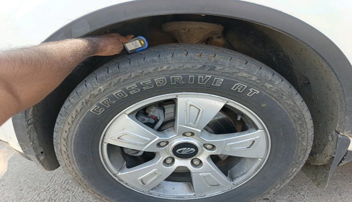 2013 Mahindra XUV500 W8, Diesel, Manual, 1,73,572 km, tyre