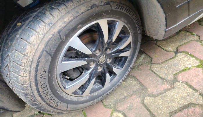 2019 Maruti S Cross ALPHA 1.3, Diesel, Manual, 73,349 km, tyre