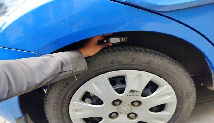 2012 Honda Brio S MT, Petrol, Manual, 71,610 km, tyre