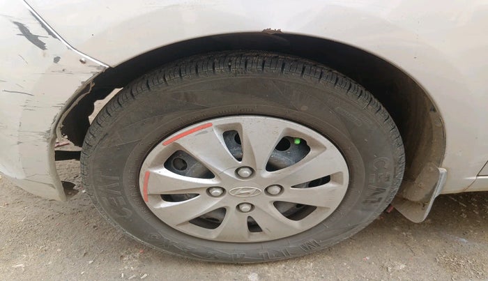 2013 Hyundai i10 MAGNA 1.1, Petrol, Manual, 66,773 km, tyre