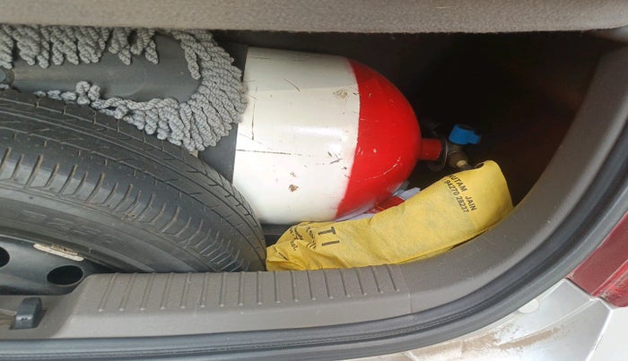 2013 Hyundai i10 MAGNA 1.1, Petrol, Manual, 66,773 km, tyre