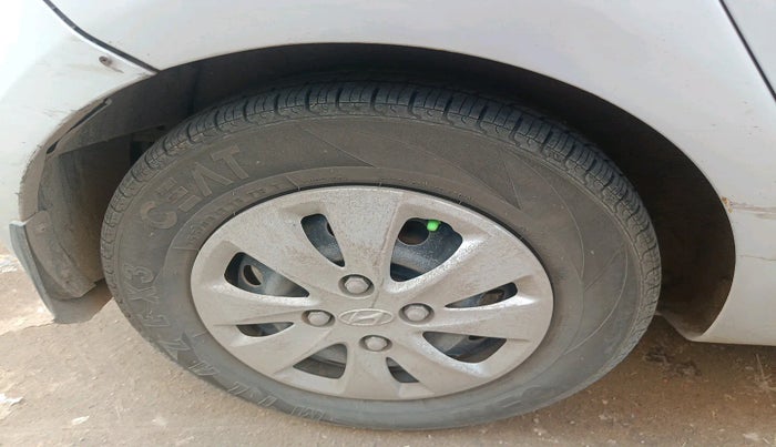 2013 Hyundai i10 MAGNA 1.1, Petrol, Manual, 66,773 km, tyre