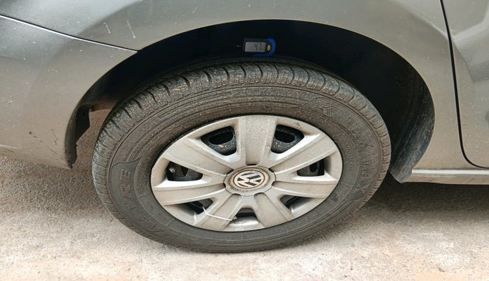 2013 Skoda Rapid AMBITION 1.6 TDI CR MT PLUS, Diesel, Manual, 1,32,034 km, tyre