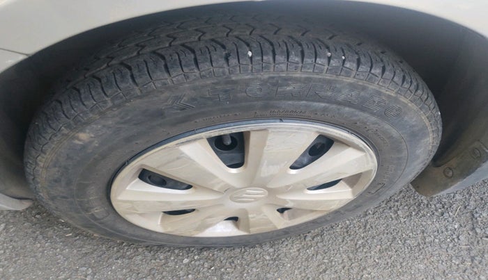 2011 Maruti Swift Dzire VDI, Diesel, Manual, 22,318 km, tyre