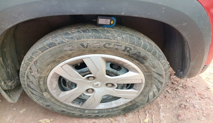 2017 Renault Kwid RXT 1.0, Petrol, Manual, 55,605 km, tyre