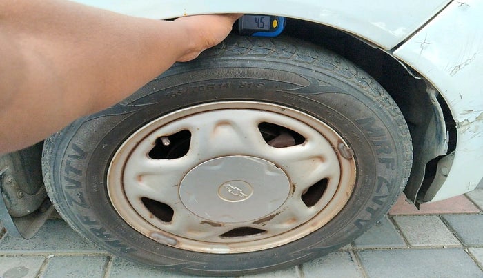 2013 Chevrolet Beat LS PETROL, Petrol, Manual, 35,506 km, tyre