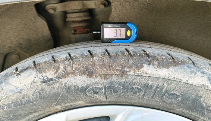 2022 Hyundai Creta EX 1.5 PETROL, Petrol, Manual, 64,070 km, tyre