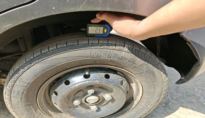 2014 Maruti Alto 800 VXI, Petrol, Manual, 1,06,880 km, tyre