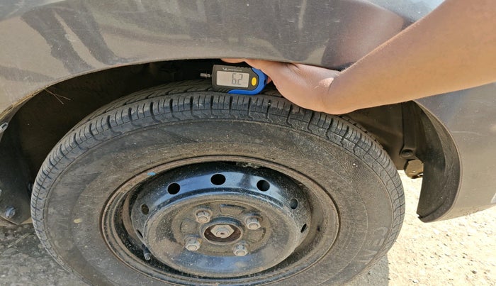 2014 Maruti Alto 800 VXI, Petrol, Manual, 1,06,880 km, tyre