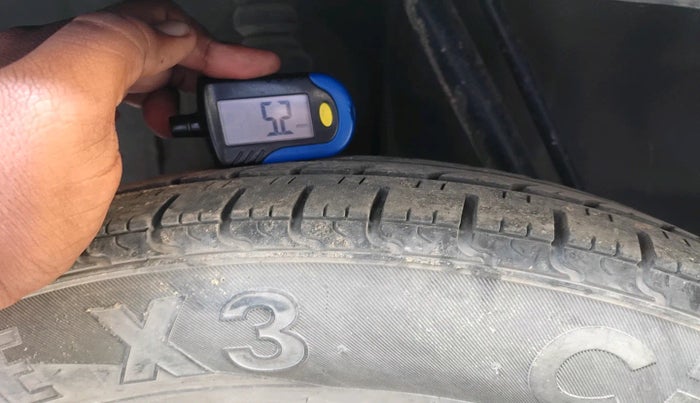 2017 Renault Kwid RXL, Petrol, Manual, 1,13,510 km, tyre