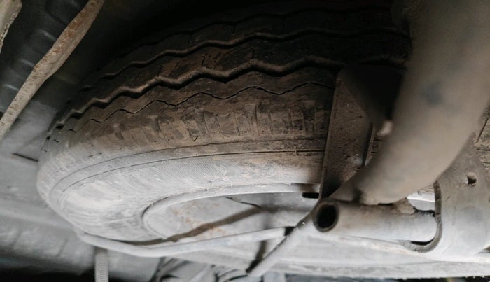 2011 Maruti Eeco 5 STR WITH A/C+HTR, Petrol, Manual, 55,380 km, tyre