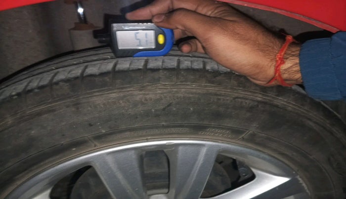 2013 Volkswagen Polo HIGHLINE1.2L, Petrol, Manual, 39,444 km, tyre