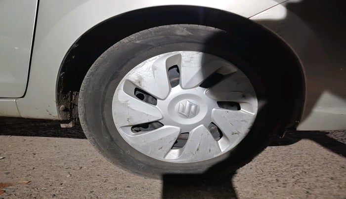 2017 Maruti Celerio VXI CNG, Petrol, Manual, 1,42,593 km, tyre