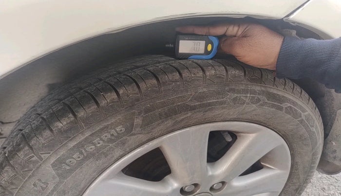 2012 Toyota Corolla Altis G PETROL, Petrol, Manual, 1,21,948 km, tyre