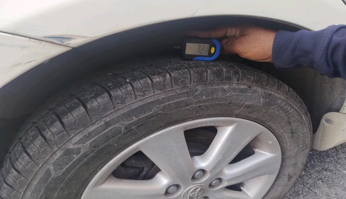 2012 Toyota Corolla Altis G PETROL, Petrol, Manual, 1,21,948 km, tyre