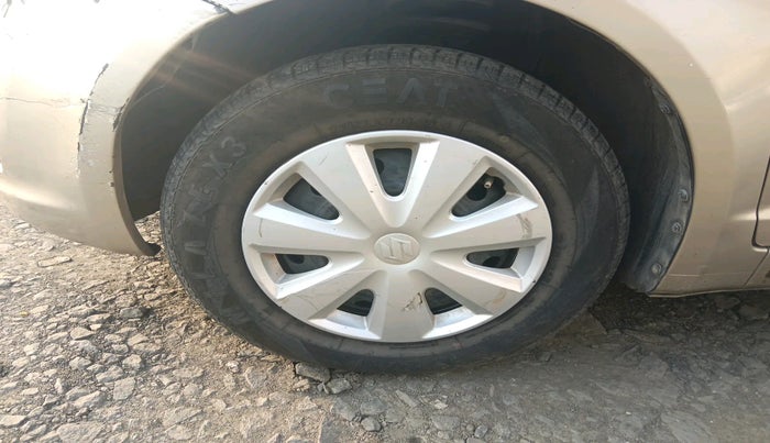 2011 Maruti Swift Dzire VXI, Petrol, Manual, 52,103 km, tyre