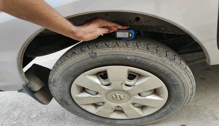 2014 Maruti Eeco 5 STR WITH A/C+HTR, Petrol, Manual, 44,625 km, tyre