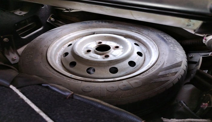 2013 Maruti Wagon R 1.0 LXI CNG, Petrol, Manual, 1,15,026 km, tyre