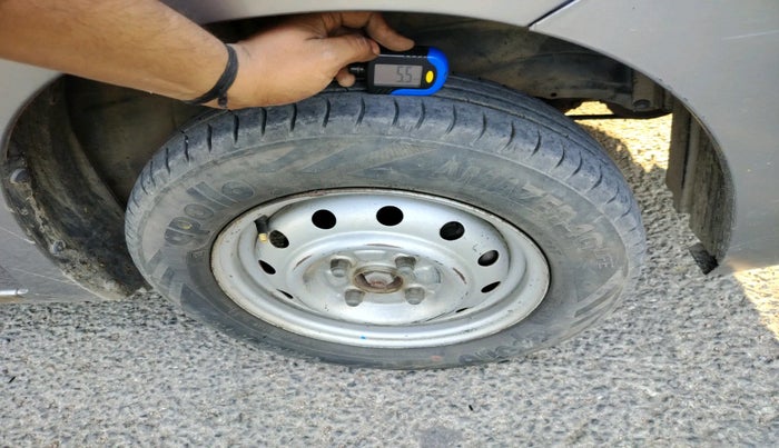 2013 Maruti Wagon R 1.0 LXI CNG, Petrol, Manual, 1,15,026 km, tyre