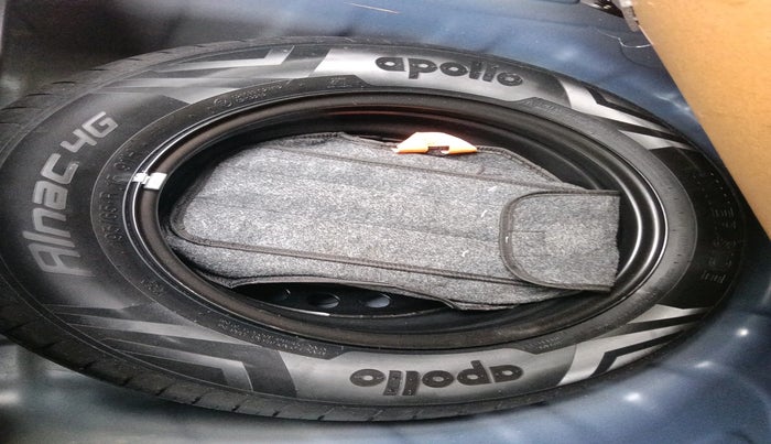 2022 Hyundai VENUE S(O) 1.2, Petrol, Manual, 24,800 km, tyre