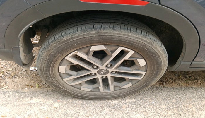 2022 Hyundai VENUE S(O) 1.2, Petrol, Manual, 24,800 km, tyre