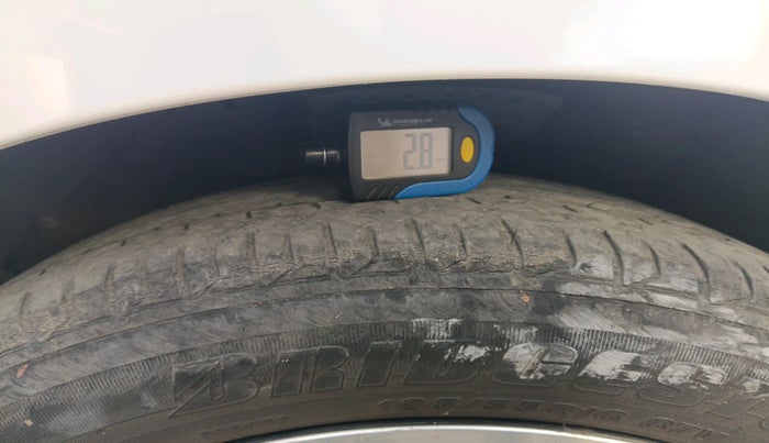 2014 Hyundai Verna FLUIDIC 1.6 CRDI SX OPT, Diesel, Manual, 1,68,293 km, tyre