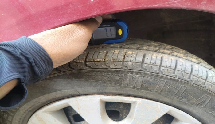 2011 Chevrolet Spark LT 1.0, Petrol, Manual, 1,01,252 km, tyre