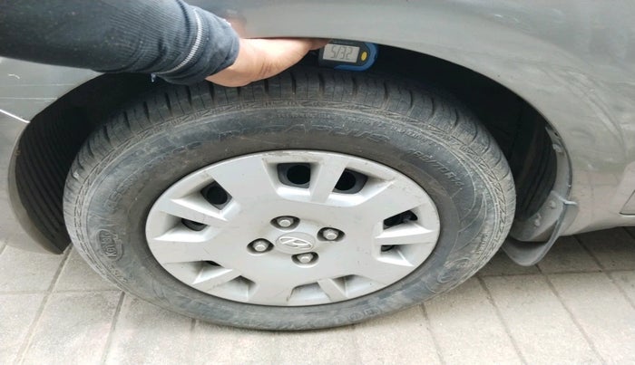 2013 Hyundai i20 MAGNA (O) 1.2, Petrol, Manual, 57,625 km, tyre