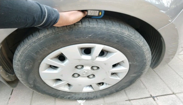 2013 Hyundai i20 MAGNA (O) 1.2, Petrol, Manual, 57,625 km, tyre