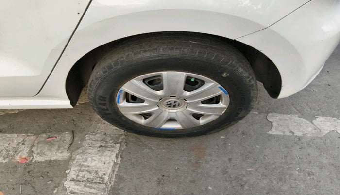 2011 Volkswagen Polo COMFORTLINE 1.2L PETROL, Petrol, Manual, 1,22,002 km, tyre