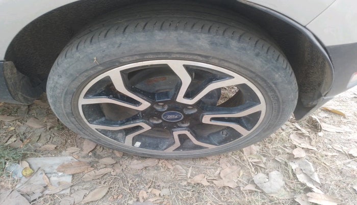 2019 Ford Ecosport TITANIUM 1.5L SIGNATURE EDITION (SUNROOF) PETROL, Petrol, Manual, 75,822 km, tyre