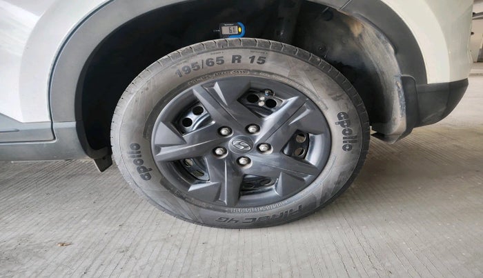 2023 Hyundai VENUE SX 1.2 PETROL, Petrol, Manual, 12,221 km, tyre