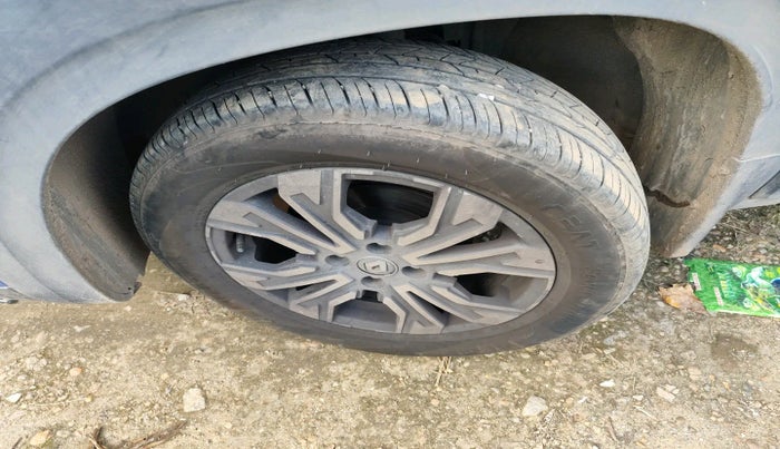 2024 Renault Kiger RXZ AMT, Petrol, Automatic, 13,210 km, tyre