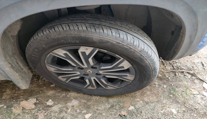 2024 Renault Kiger RXZ AMT, Petrol, Automatic, 13,210 km, tyre