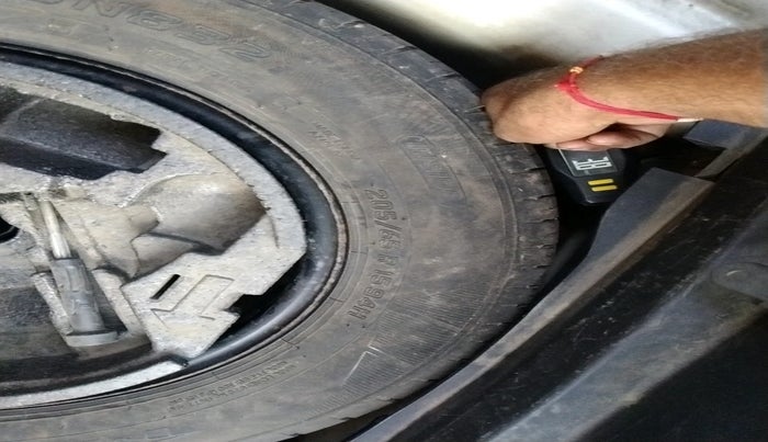 2013 Skoda Laura AMBIENTE 2.0 TDI CR MT, Diesel, Manual, 96,050 km, tyre