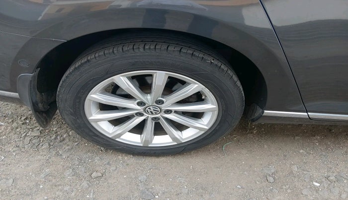 2018 Volkswagen Passat HIGHLINE DSG, Diesel, Automatic, 1,17,921 km, tyre