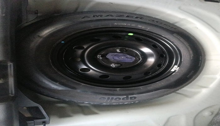 2019 Maruti Swift VXI, Petrol, Manual, 35,458 km, tyre