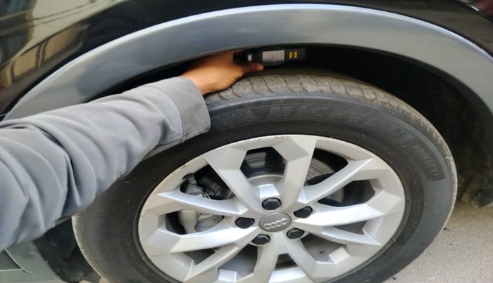 2015 Audi Q3 35 TDI Quattro, Diesel, Automatic, 1,73,001 km, tyre