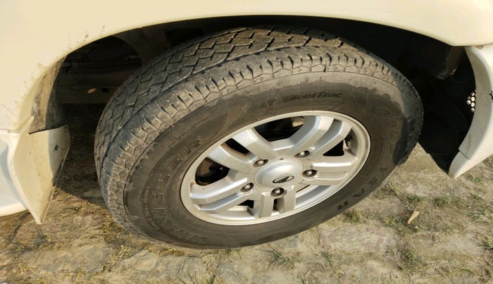 2012 Mahindra Scorpio VLX 2WD, Diesel, Manual, 1,48,586 km, tyre