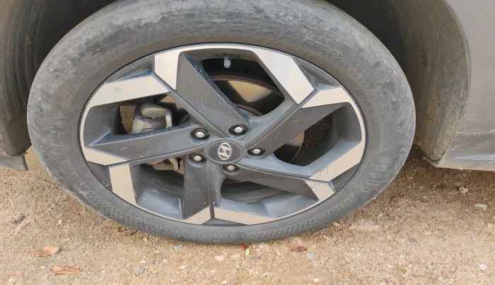 2022 Hyundai ALCAZAR 1.5 SIGNATURE (O) AT 7STR, Diesel, Automatic, 1,12,437 km, tyre