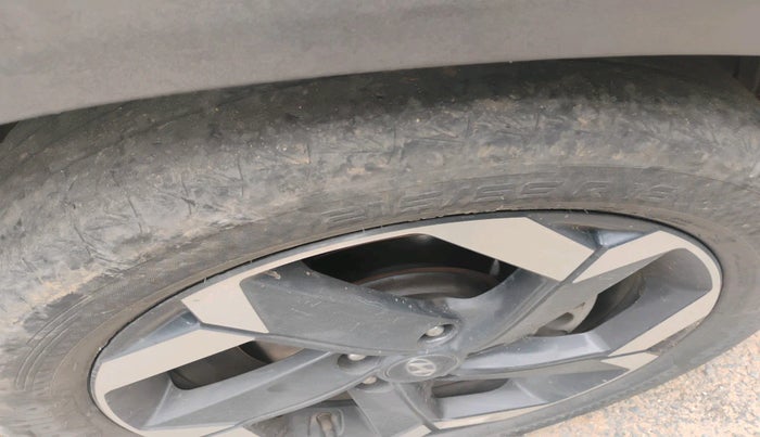 2022 Hyundai ALCAZAR 1.5 SIGNATURE (O) AT 7STR, Diesel, Automatic, 1,12,437 km, tyre