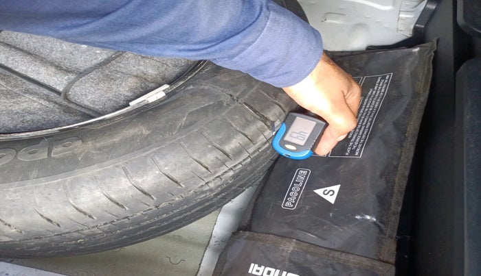 2020 Hyundai Creta E 1.5 PETROL, Petrol, Manual, 39,597 km, tyre