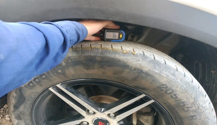 2020 Hyundai Creta E 1.5 PETROL, Petrol, Manual, 39,597 km, tyre