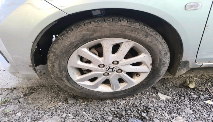 2014 Honda Mobilio 1.5L I-DTEC V, Diesel, Manual, 1,27,622 km, tyre