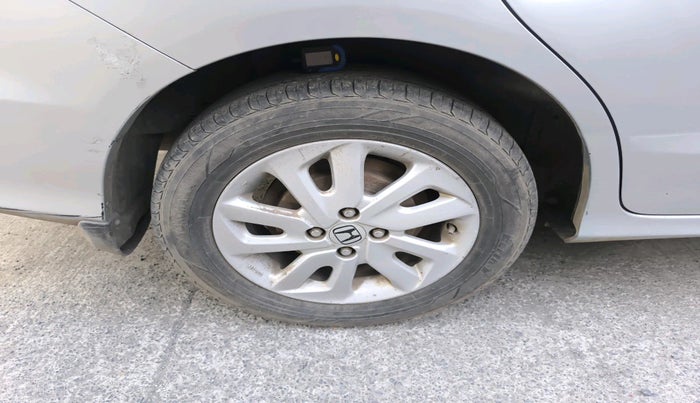 2014 Honda Mobilio 1.5L I-DTEC V, Diesel, Manual, 1,27,622 km, tyre