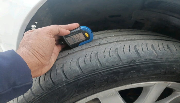 2012 Renault Fluence 1.5 E4, Diesel, Manual, 84,139 km, tyre