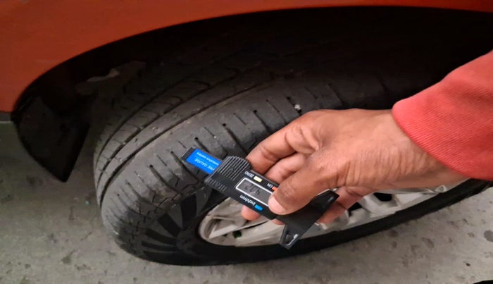 2016 Ford Ecosport TITANIUM 1.5L DIESEL, Diesel, Manual, 1,20,823 km, tyre