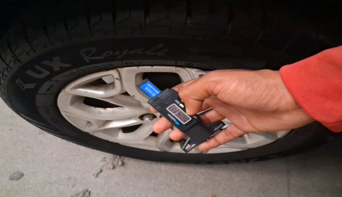 2016 Ford Ecosport TITANIUM 1.5L DIESEL, Diesel, Manual, 1,20,823 km, tyre